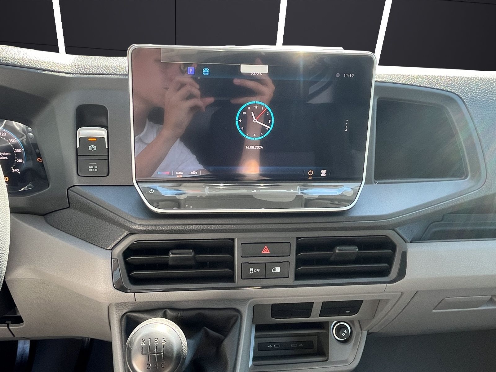 Fahrzeugabbildung Volkswagen Crafter Kasten 35 MR Klima RFK DAB