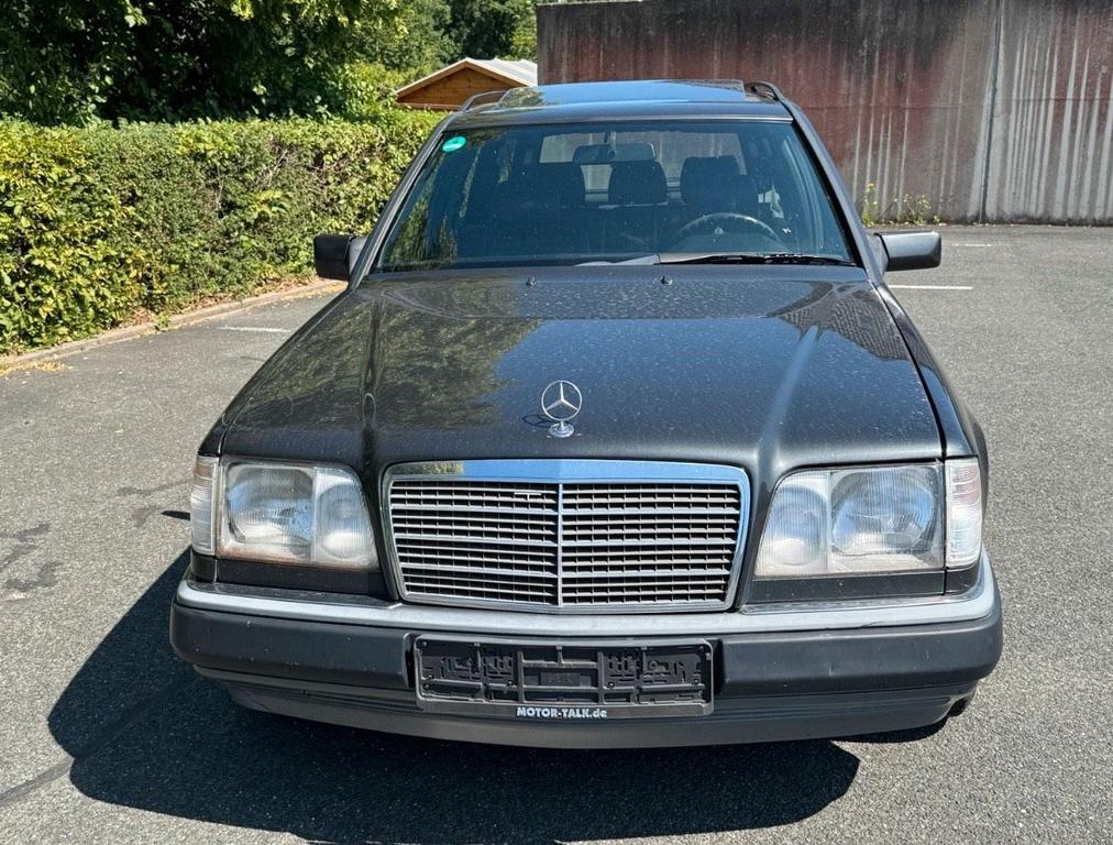 Mercedes-Benz E 320