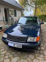 Audi 100  Original, 1. Hand, DIN, Scheckheft bei Audi - blaue Audi 100