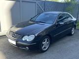 Mercedes-Benz CLK 200 Kompressor*SITZHEIZUNG*KLIMA*TEMPOMAT* - Mercedes-Benz CLK 200 Gebrauchtwagen in Stuttgart