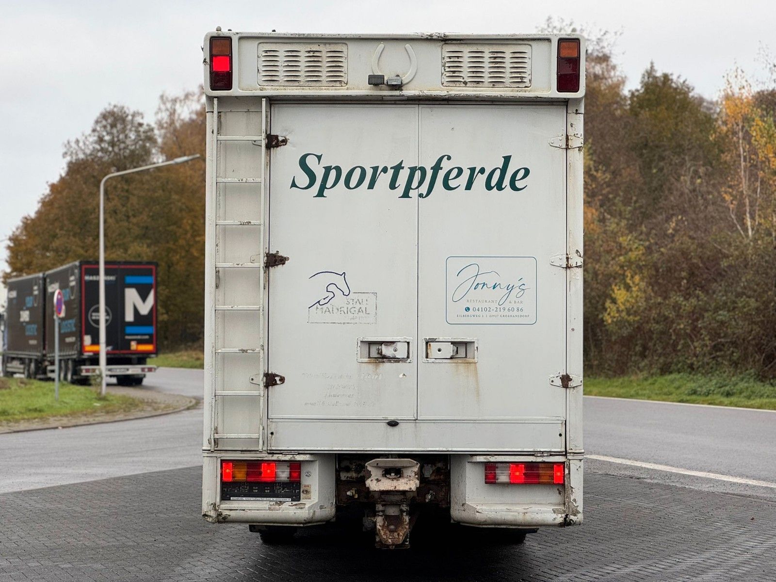 Fahrzeugabbildung Mercedes-Benz 2448 6x2 Pferdetransporter *Wohnmobil*