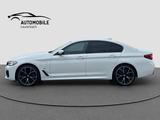 BMW 545e xDrive M Sport/360°/HUD/LASER/LEDER/20"/1.H - weiße BMW 545