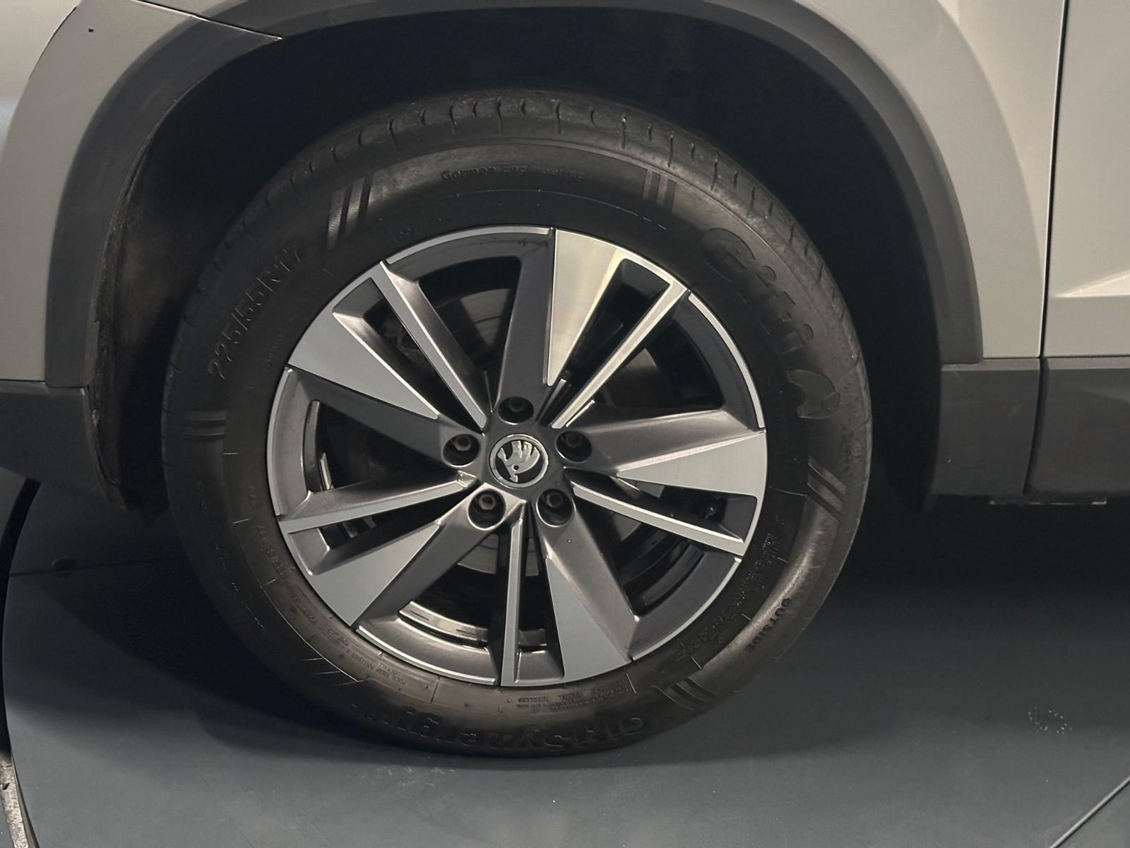 Skoda Karoq 2.0 TDI DSG Tour 4x4 *AHK*NAVI*CarPlay*SHZ, миниатюра 8