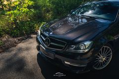 MERCEDES-BENZ C 63 AMG Coupe*H&K*PANO*LEDER*LED*MEMORY*DISTRON MERCEDES-BENZ C 63 AMG Coupe*H&K*PANO*LEDER*LED*MEMORY*DISTRON