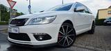 Skoda Octavia Combi RS Bi-Xenon TÜV+Insp. Neu Garantie - Skoda Octavia aus 2012: RS