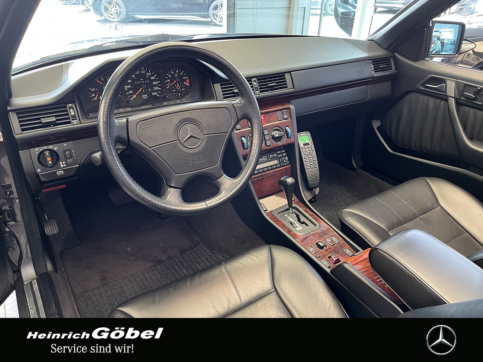 Fahrzeugabbildung Mercedes-Benz E 220 A124 Cabriolet Sportline 1.Hand