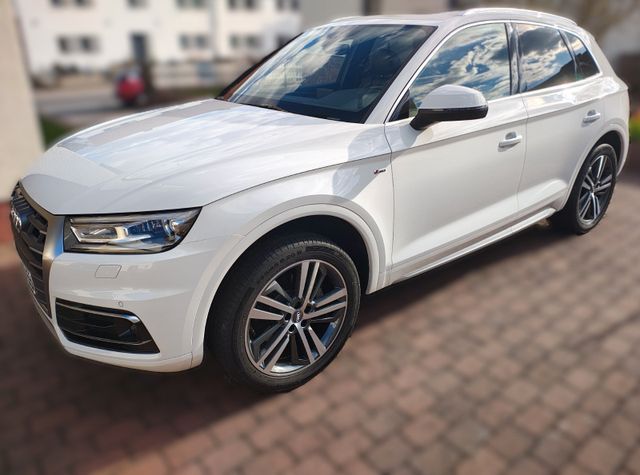 AUDI Q5 2.0 TFSI S tronic quattro sport