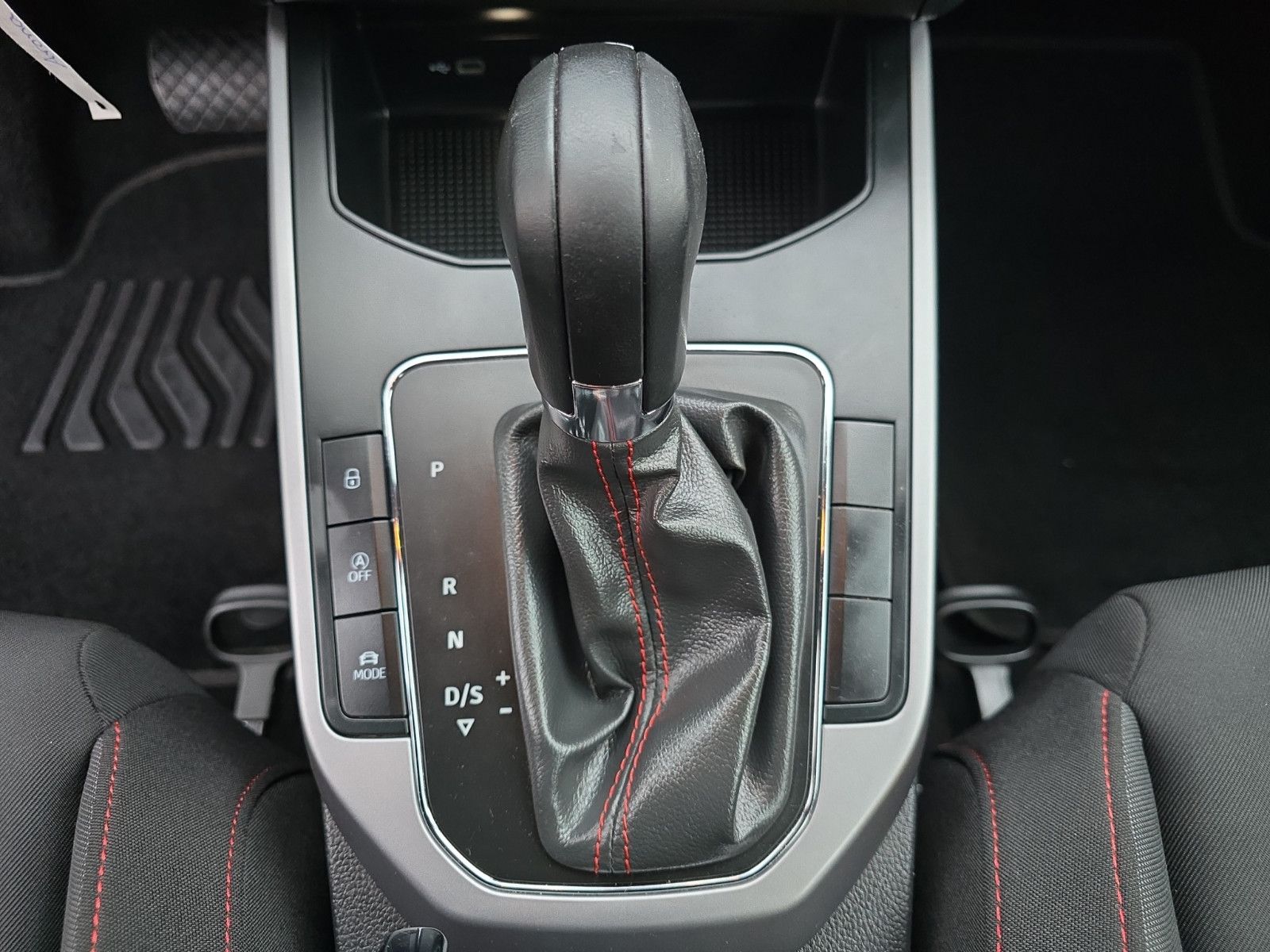 Fahrzeugabbildung SEAT Arona FR+DSG+Carplay+LED+AHK+PDC+AbstandTempomat