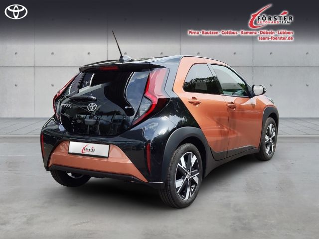 Toyota Aygo X 1,5 Hybrid Teamplayer *SHZ* imagem 2