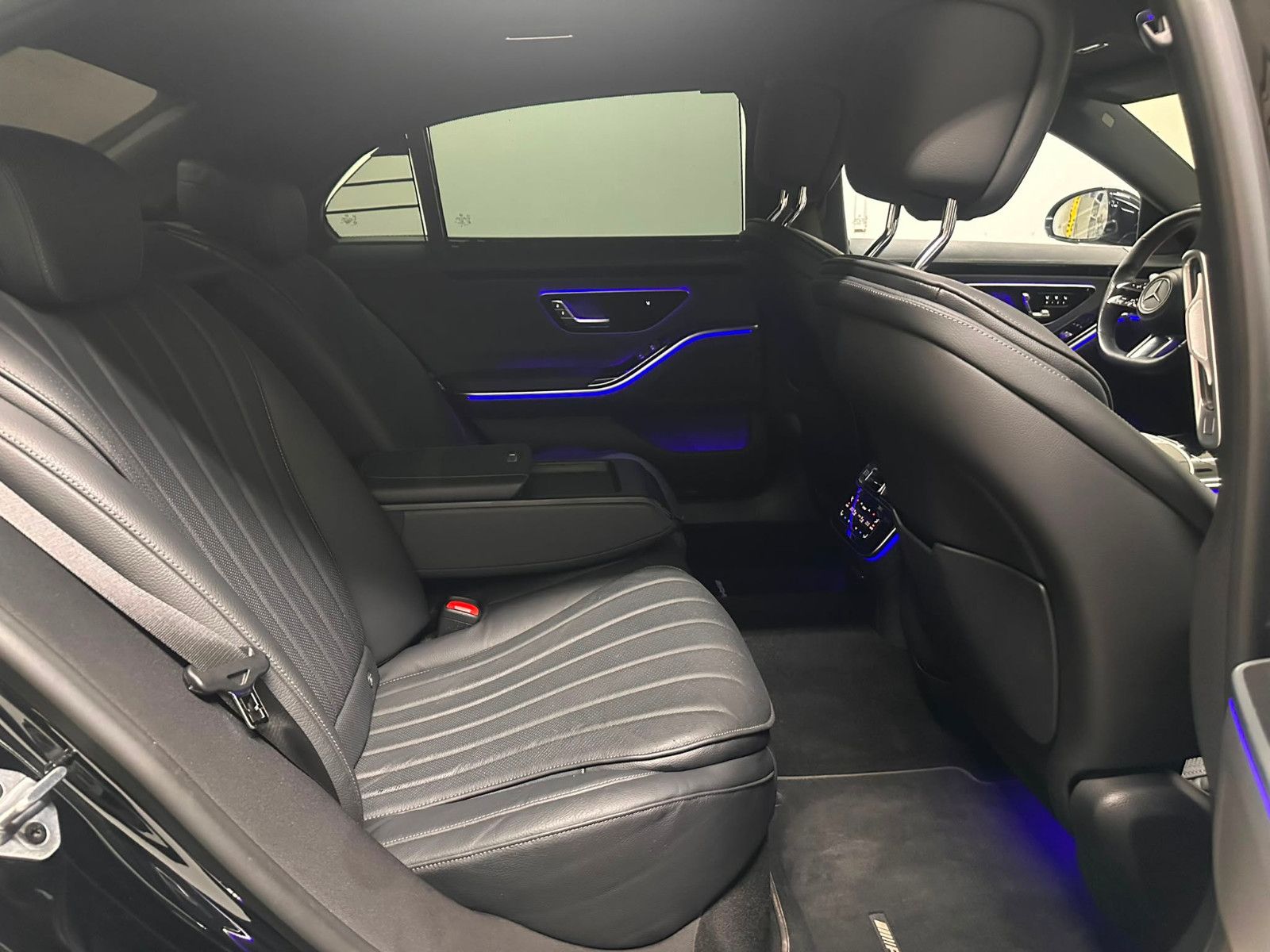 Fahrzeugabbildung Mercedes-Benz S 500 4MATIC L *AMG-LINE*DISTRO*TV*2xKLIMA*KEYGO