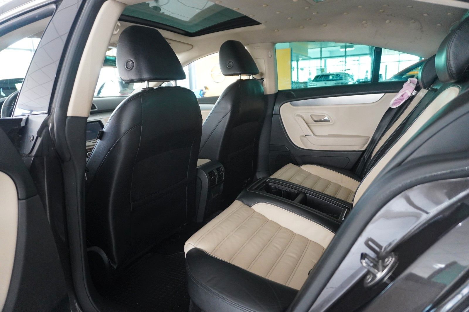 Fahrzeugabbildung Volkswagen Passat CC 2.0 TDI COUPE NAVI/BI-XENON/SHZ/PANO.