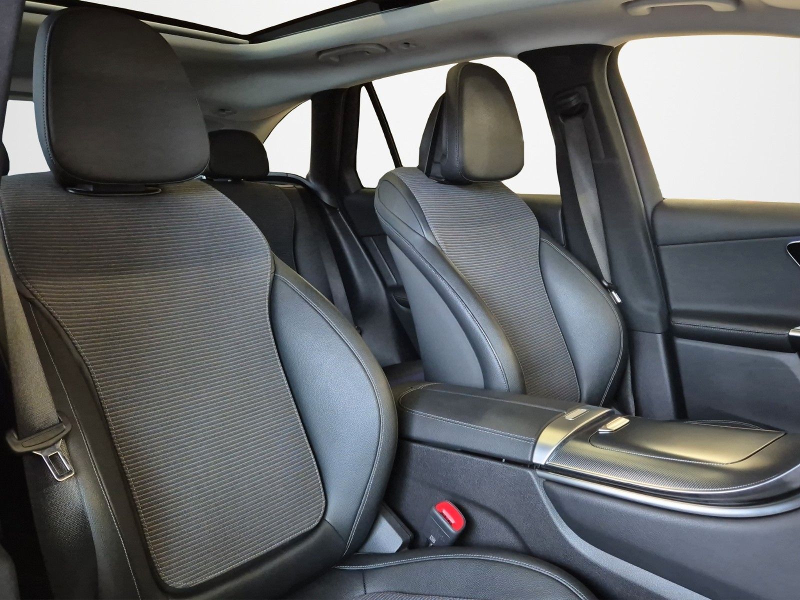 Fahrzeugabbildung Mercedes-Benz GLC300E 4MATIC 360° PANO DIG LIGHT AHK