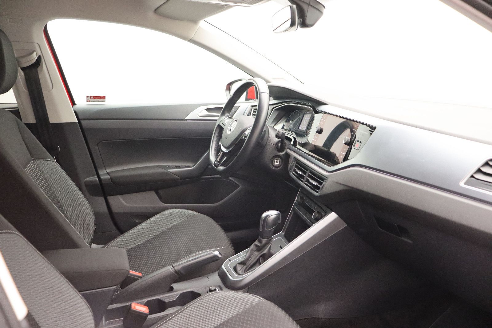 Fahrzeugabbildung Volkswagen Polo VI 1.0 TSI DSG Active