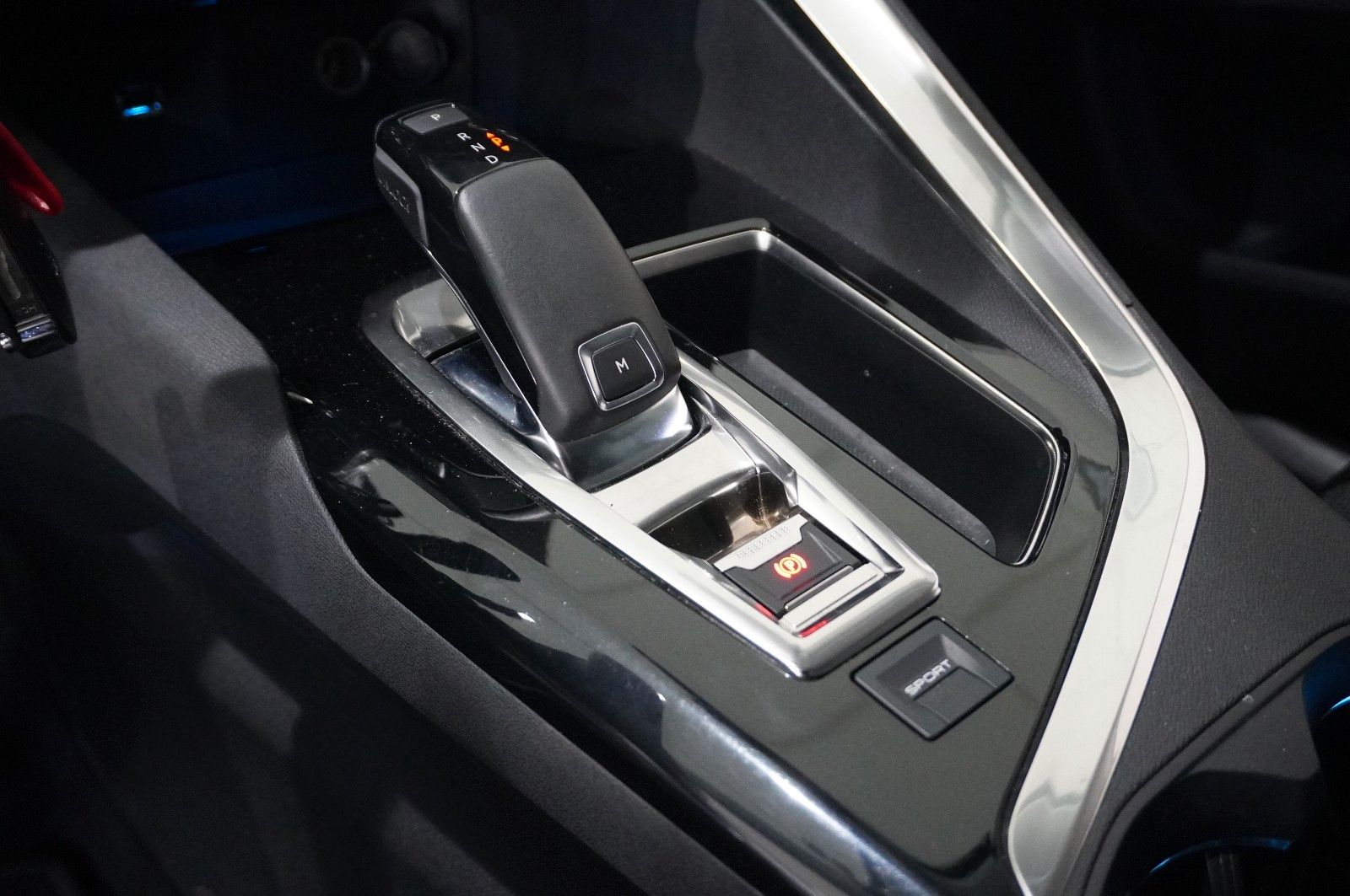 Fahrzeugabbildung Peugeot 3008 1.6D ALLURE NAVI/LED/KAMERA/SHZ/VIRTU./AHK
