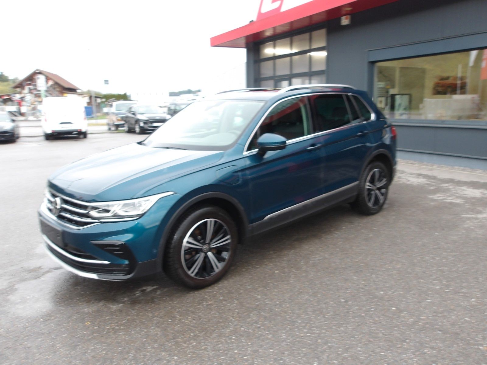 Volkswagen Tiguan Elegance eHybrid "SD,AHV" EXP € 14250.-