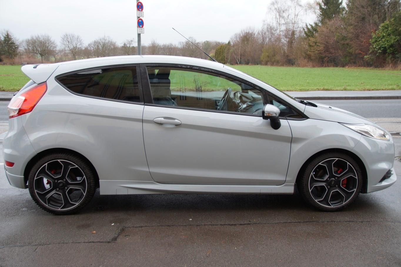 Ford Fiesta ST200*2HD*NAVI*PDS*SHZG*SCHECKHEFT*