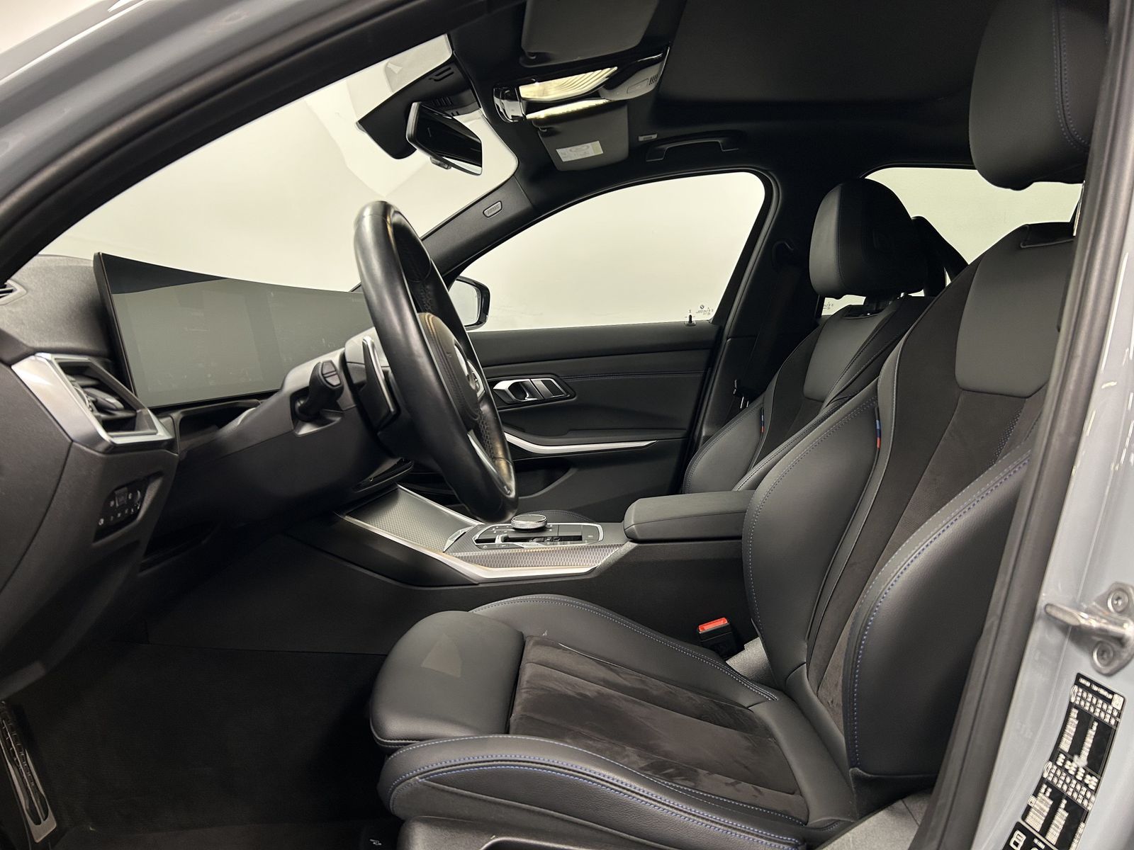 BMW 320d xDrive Limousine M Sportpaket Glasdach AHK foto 4