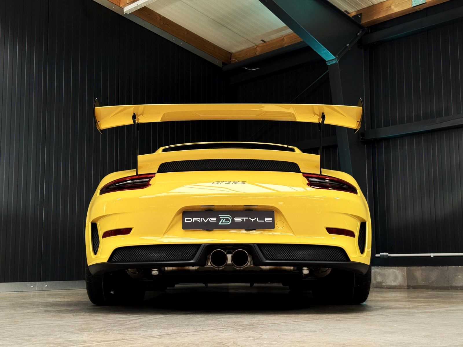 Fahrzeugabbildung Porsche 911 GT3 RS + vor OPF + 266 km + PCCB + Clubsport