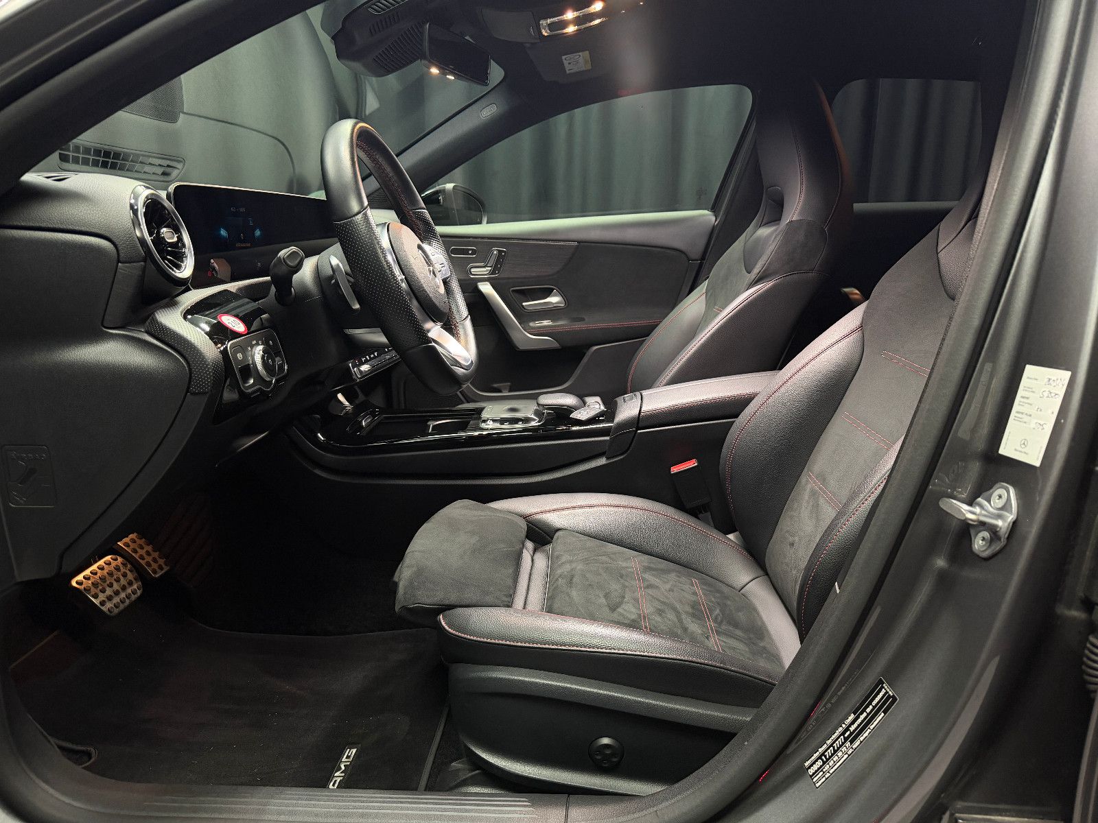 Fahrzeugabbildung Mercedes-Benz A 250 4Matic|AMG-LINE|360°|STDHZG