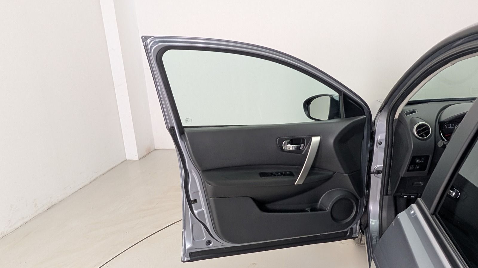 Fahrzeugabbildung Nissan Qashqai+2 2.0i 4x4 * AHK * Navi * Pano Acenta 7-