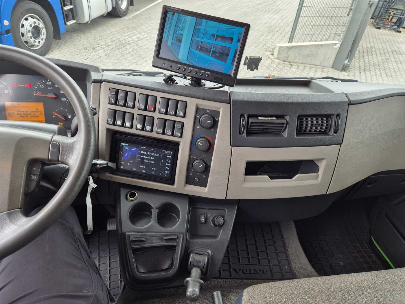 Fahrzeugabbildung Volvo FL 42 R Kran Hiab XS 088 Funk bis 14 m! Kamera