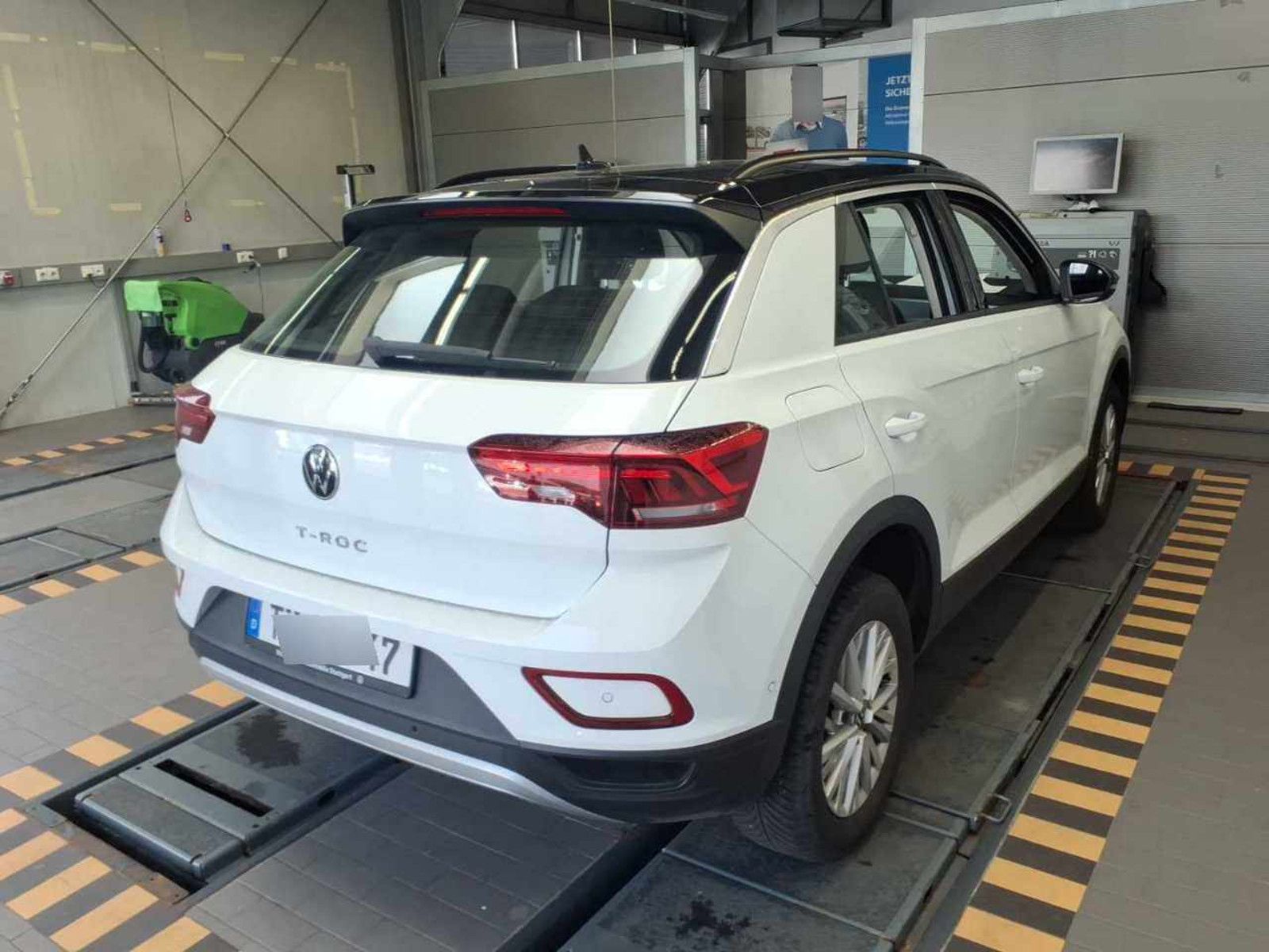 Volkswagen T-Roc - Bild 2