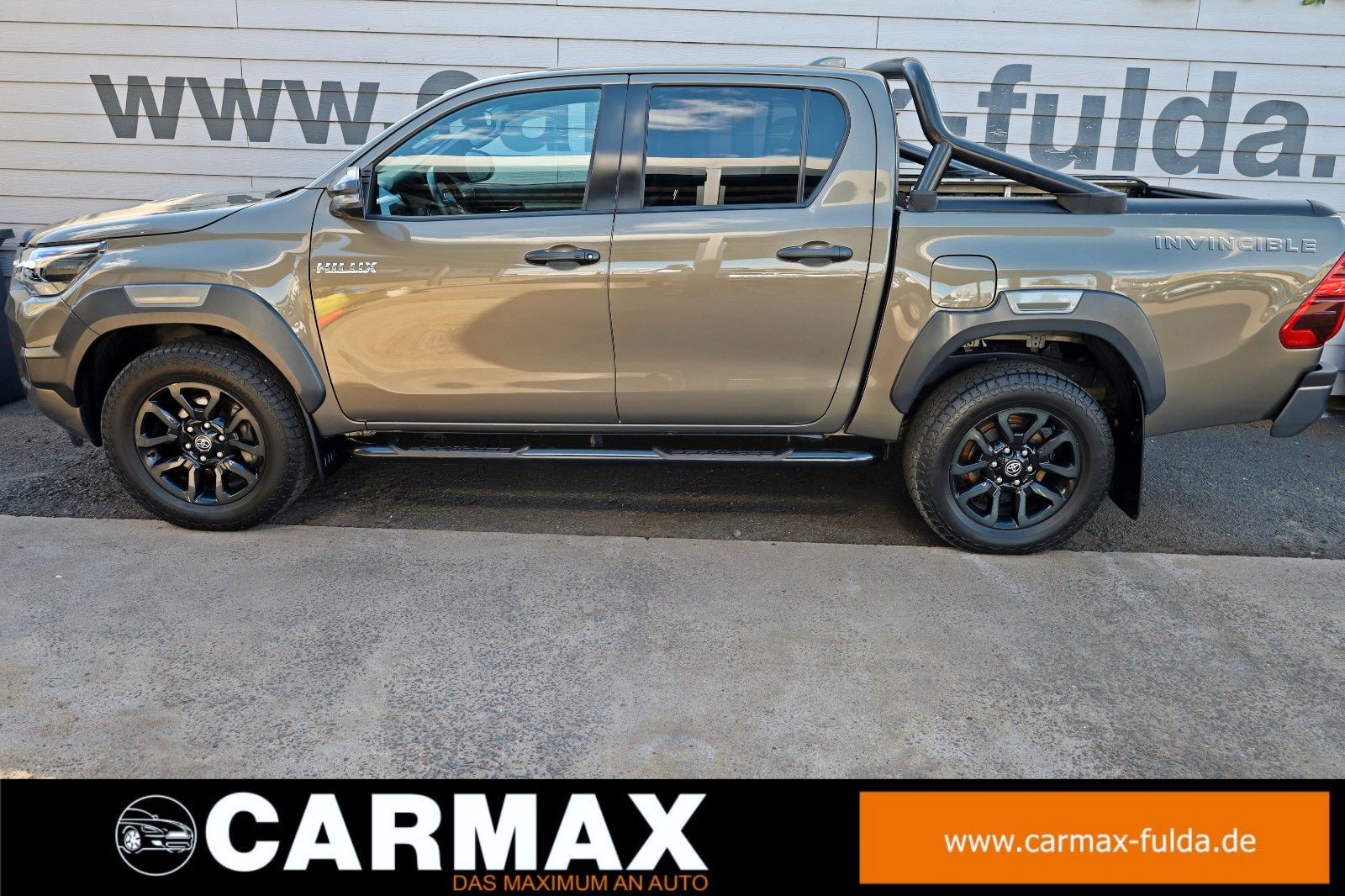 Fahrzeugabbildung Toyota Hilux 2.8 D-4D Invincible,ACC, AHK, Rollo +Bügel