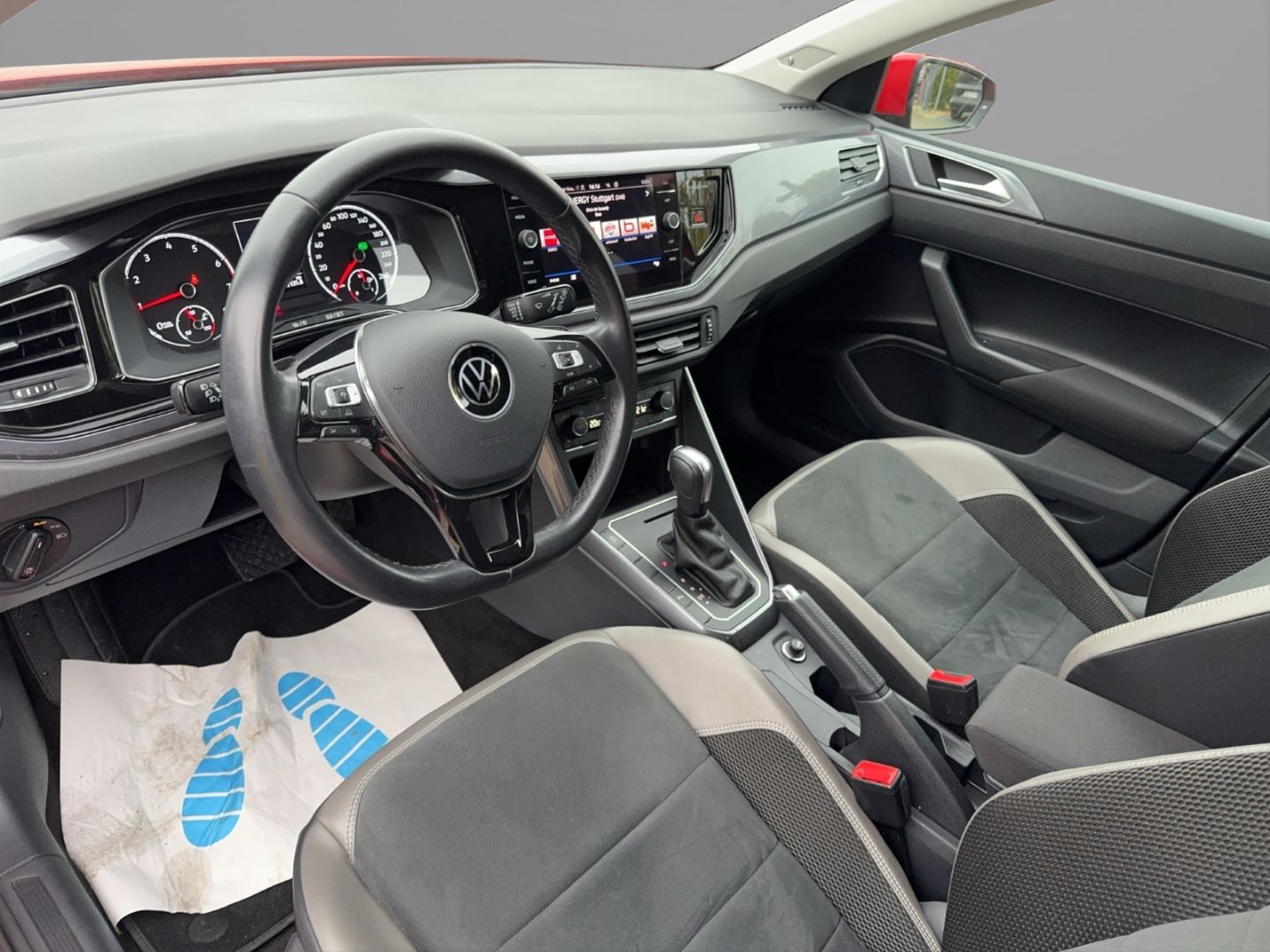 Fahrzeugabbildung Volkswagen Polo VI Highline 1.0 TSI R-Line Paket Sportpaket