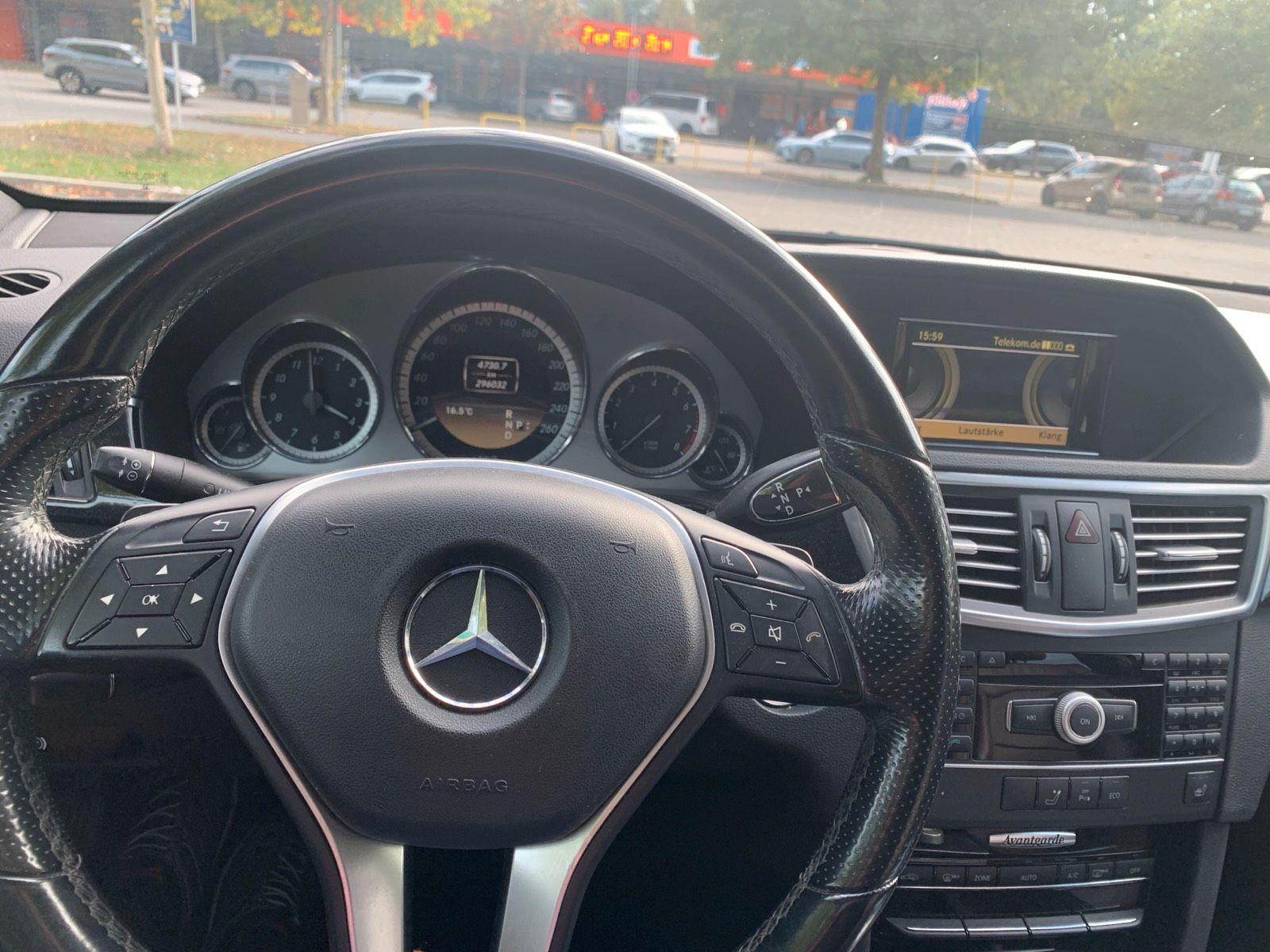 Mercedes-Benz E200 2012 — photo 6