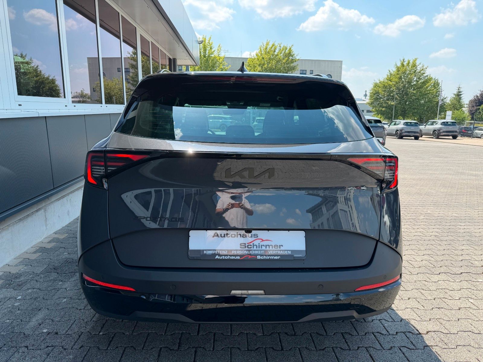 Fahrzeugabbildung Kia Sportage 1.6T 2WD DCT BLACK ED SD