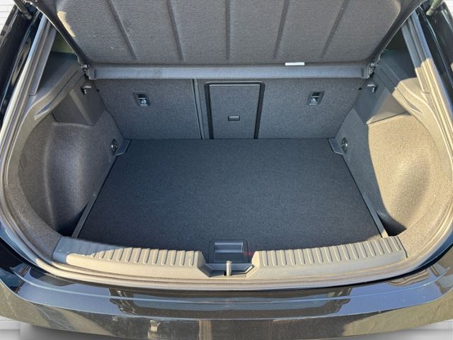 Fahrzeugabbildung SEAT Leon 1.5 eTSI FR DSG KLIMA LED ALU