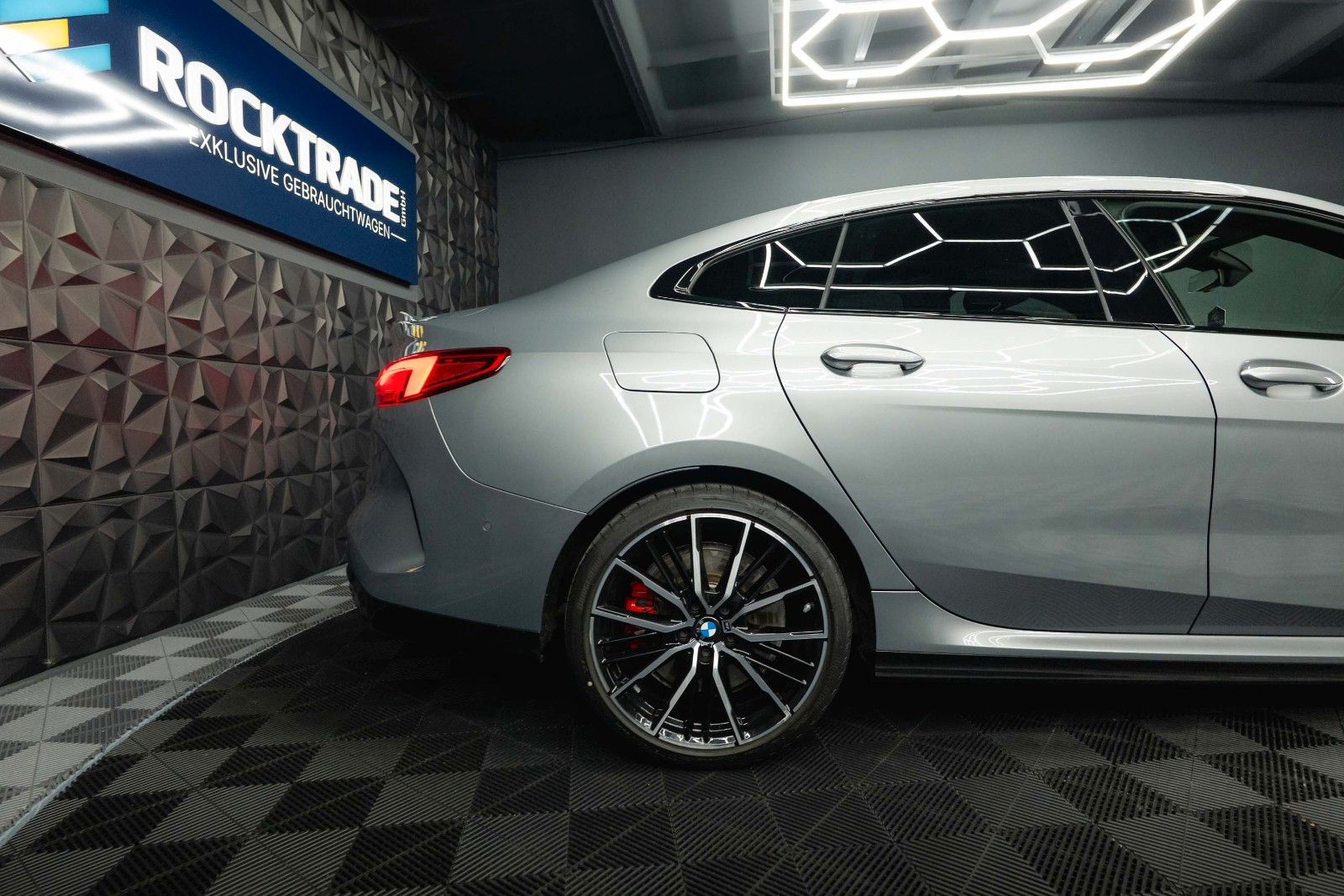 Fahrzeugabbildung BMW M235i xDrive M-Sport Pro Performance Shadow LED