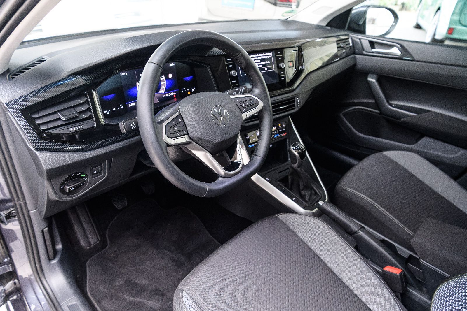 Fahrzeugabbildung Volkswagen Taigo Life+LED+SHZ+NAVI+PDC+*PANORAMA*+GJR