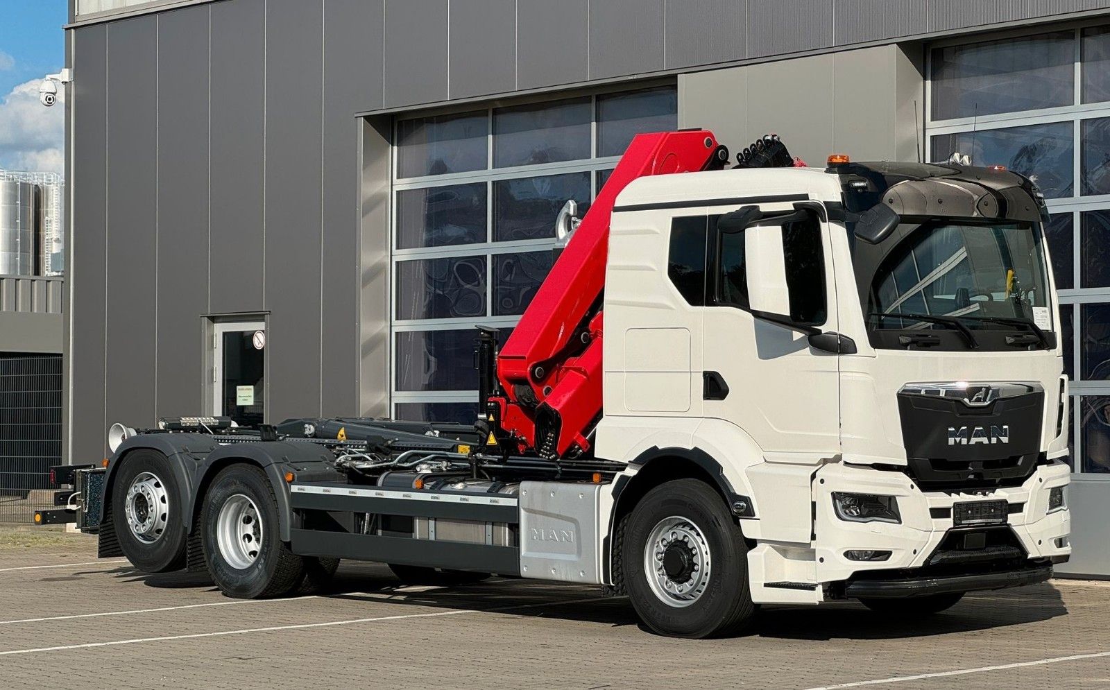 Fahrzeugabbildung MAN TGS 26.520 6x2H-4 Abrollkipper MEILLER+FASSI 235