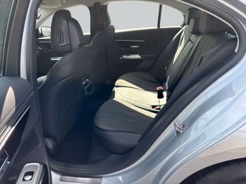 Mercedes E 200 - 11