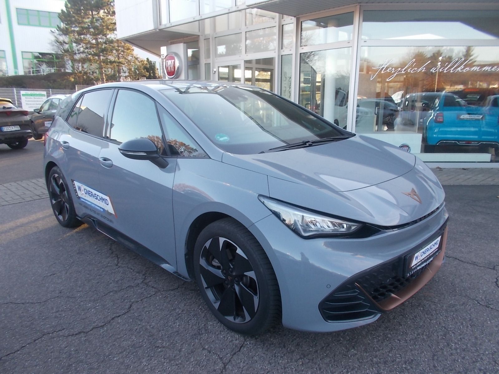 Fahrzeugabbildung CUPRA Born 77 kWh (231 PS) + Allwetter + SHZ