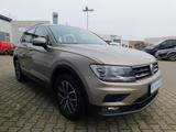 Volkswagen Tiguan 2.0 TDI DSG Comfortline 4Motion Navi/4x4 - Volkswagen Tiguan Comfortline mit Diesel-Antrieb