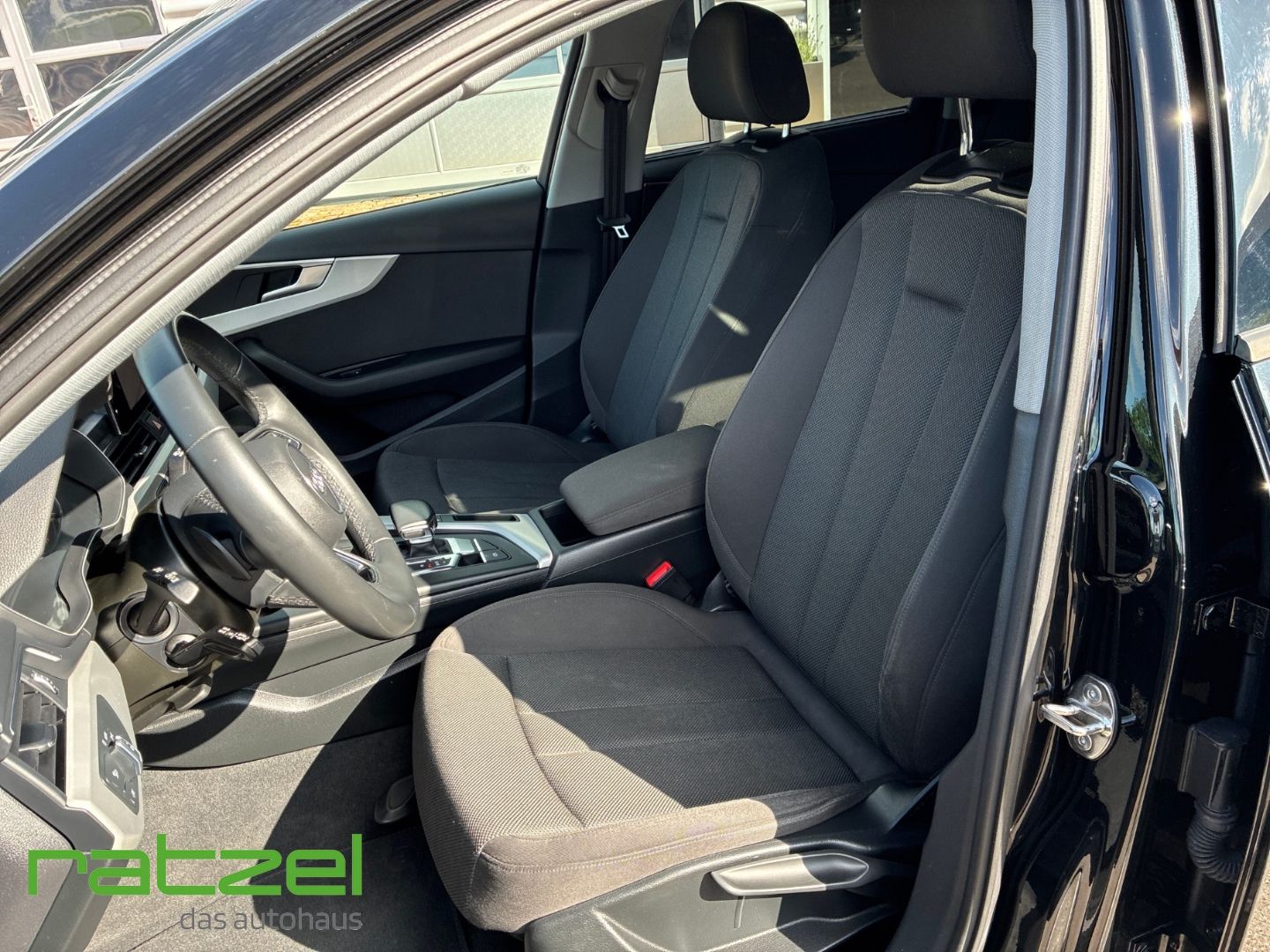 Fahrzeugabbildung Audi A4 Avant 35 TFSI S tronic Navi LED El. Heckklapp