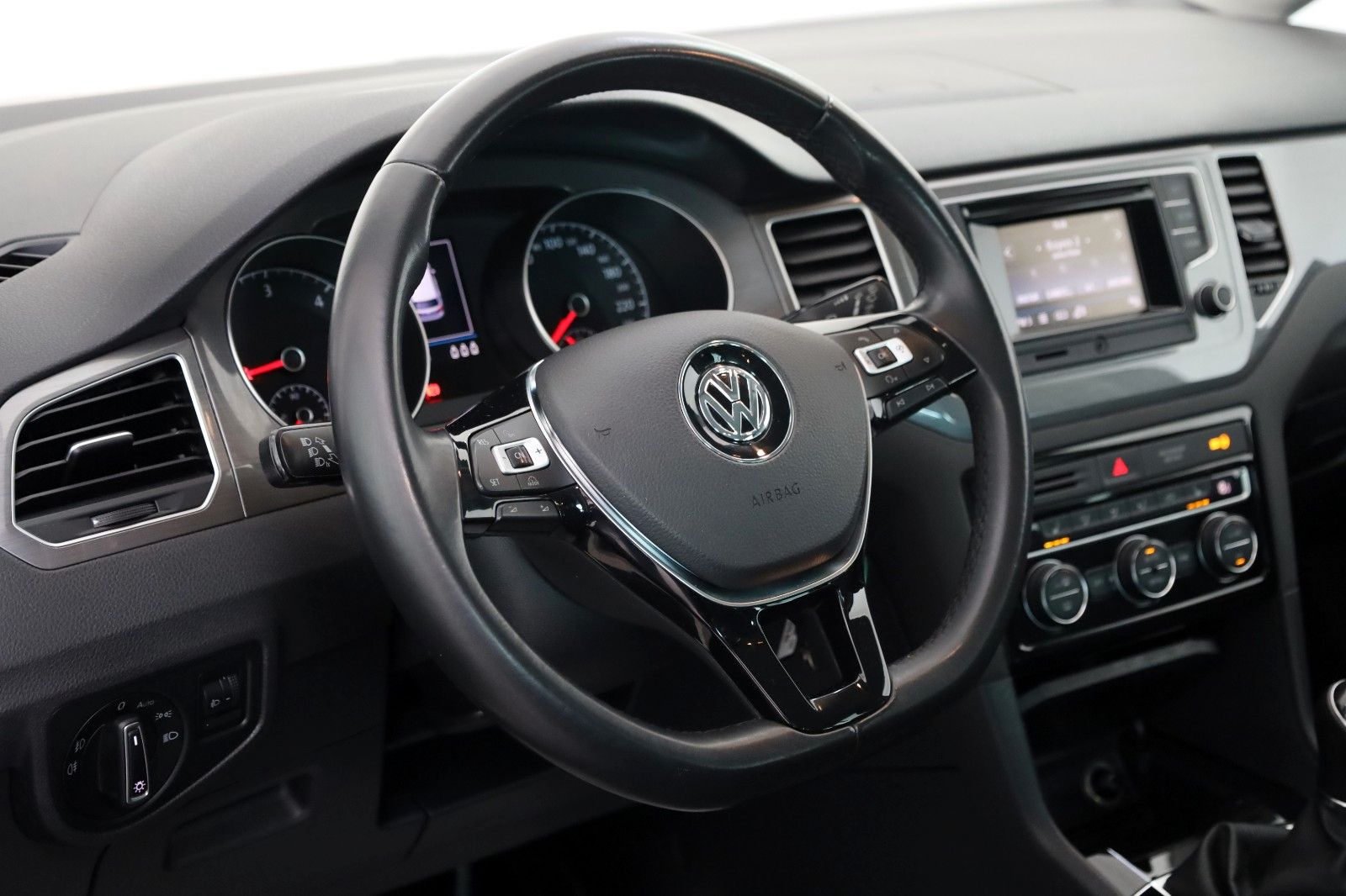 Fahrzeugabbildung Volkswagen Golf Sportsvan VII Allstar SH,PDC,8 fach bereift