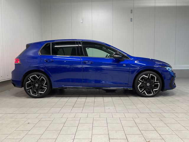 Golf VIII R-Line 2.0 TDI DSG IQ.LIGHT ACC NAVI