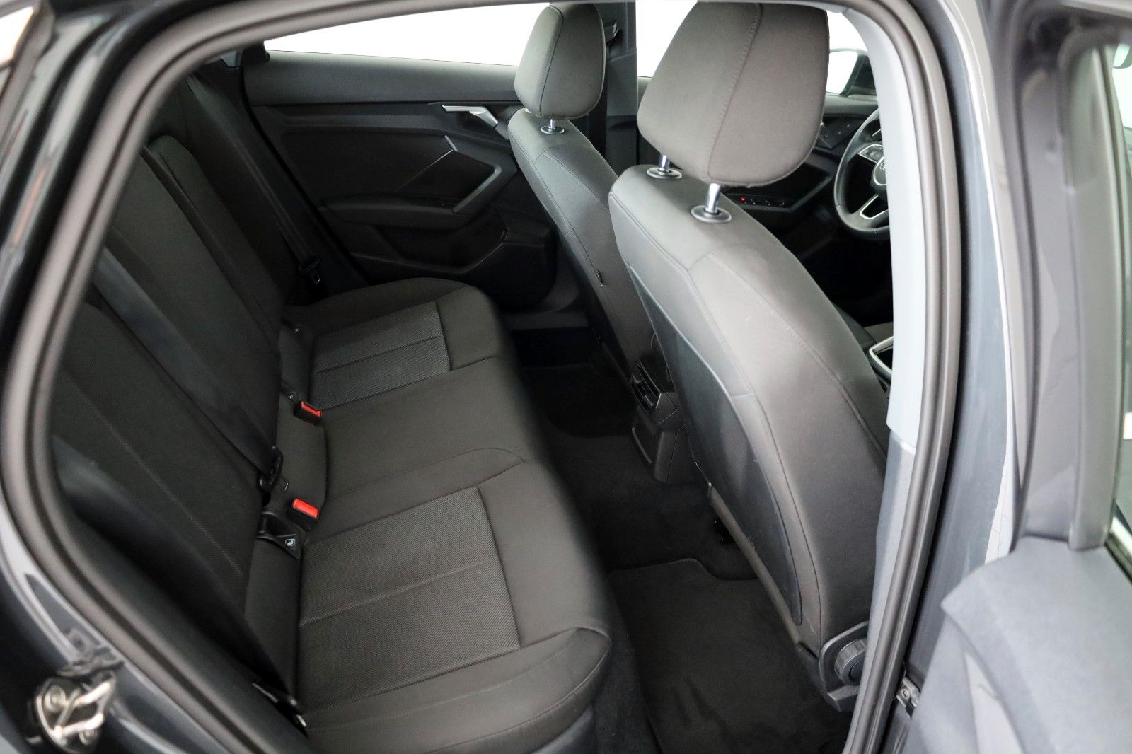 Fahrzeugabbildung Audi A3 Lim. 35 TFSI Navi,LED,PDC,Virual Cockpit,App