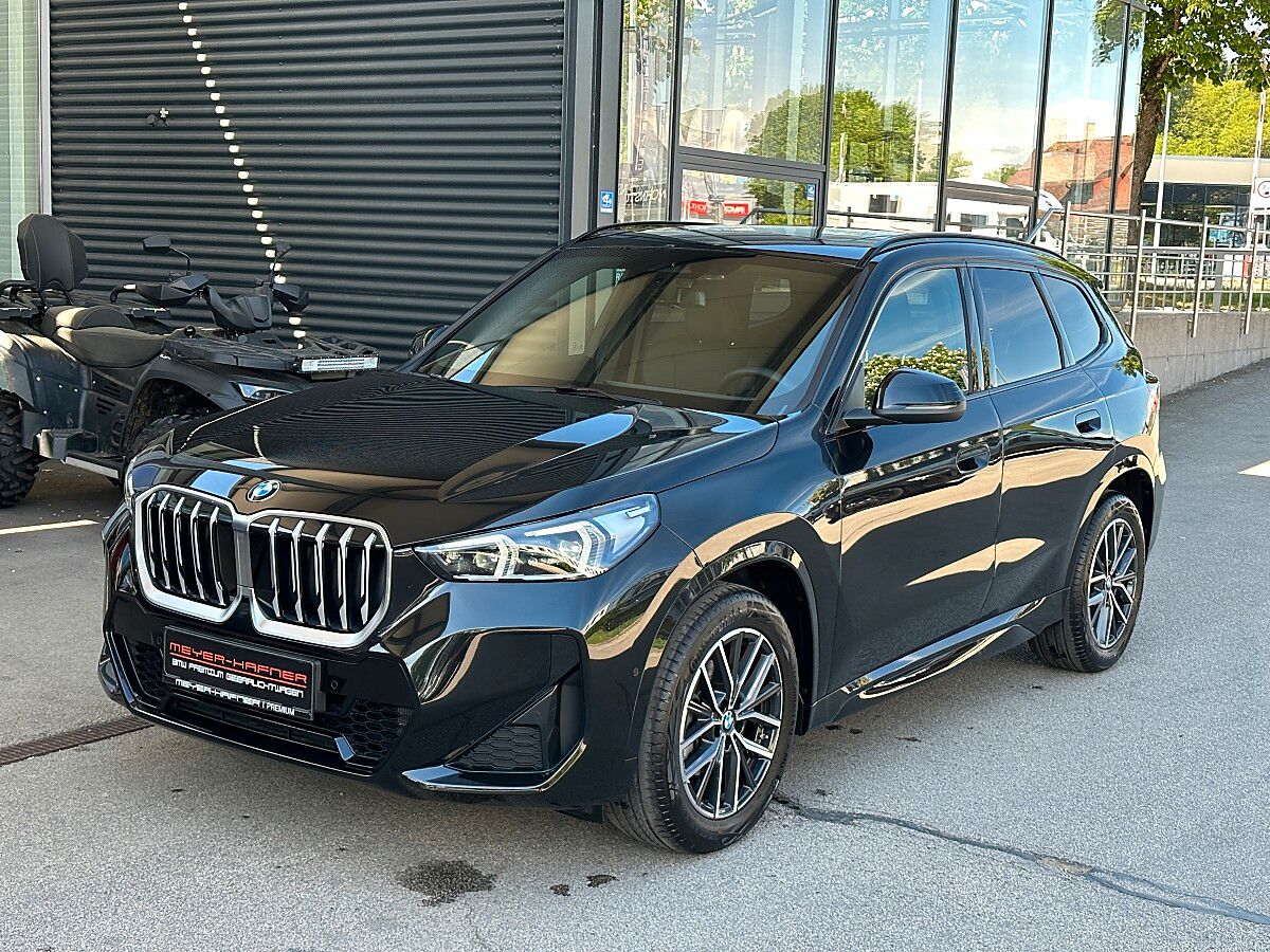 BMW X1 sDrive18i M-Paket Aut. PANORAMA GLASDACH