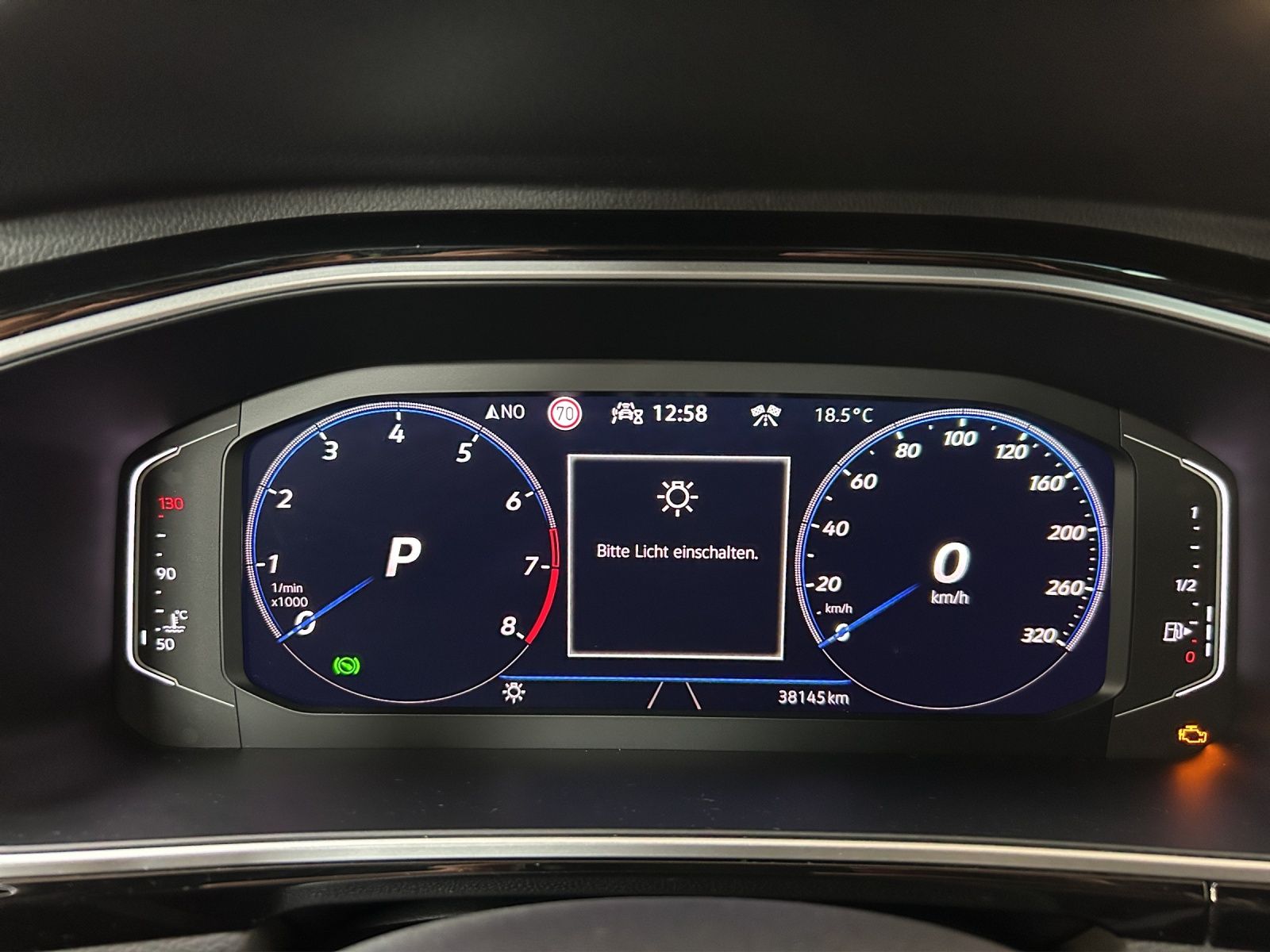Fahrzeugabbildung Volkswagen T-Roc R 4M DSG  IQ.Light ACC AHK PANO SHZ RearVi