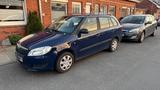 Skoda Fabia 1.4l - Skoda Fabia mit Benzin-Antrieb: Blau, Kombi, 1.4