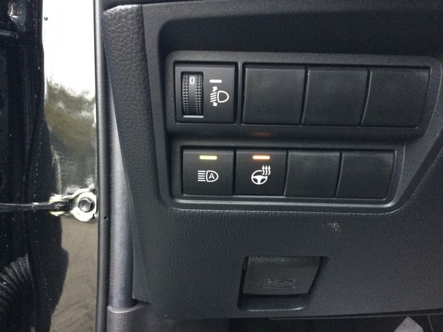Yaris 1.5 Hybrid Style PDC SHZ KAMERA ACC LED