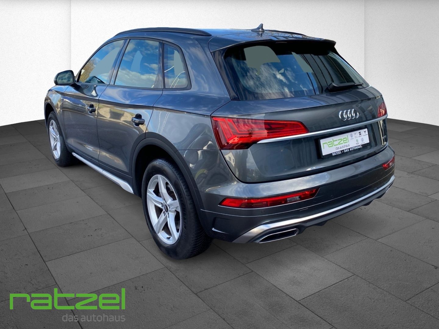 Fahrzeugabbildung Audi Q5 S line 40 TDI quattro S tronic Navi Soundsyst
