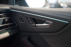 AUDI RSQ8 performance | Pano | 305 km/h | Nimbusgrau AUDI RSQ8 performance | Pano | 305 km/h | Nimbusgrau