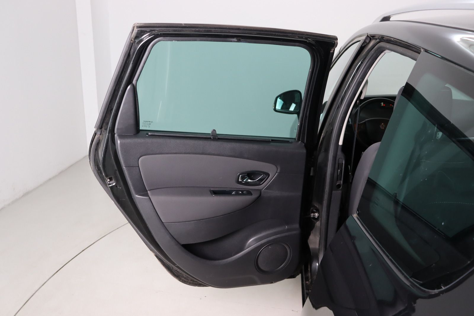 Fahrzeugabbildung Renault Grand Scenic III 1.4 dCi Limited * 7 Sitzer * Na
