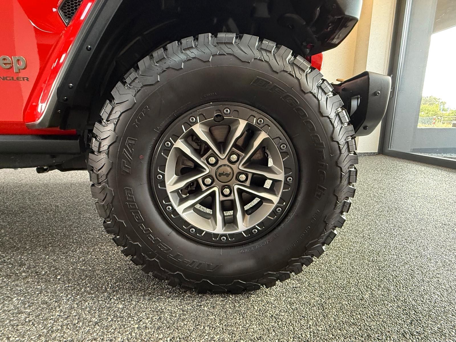 Fahrzeugabbildung Jeep RUBICON 392-6.4L HEMI V8-AHK 3500KG-35"