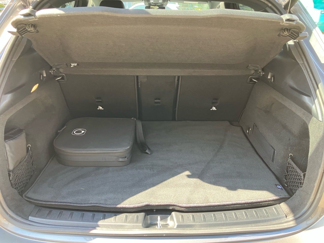 Fahrzeugabbildung Mercedes-Benz EQA 250 BONUS+AMG+NIGHT+KEYLESS+AMBIENTE+LED+KAM